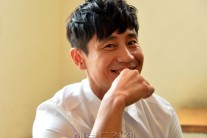 [인터뷰] 신하균, “얼굴 모자이크, 내가 뭘 잘못한 줄…결혼 생각은 아직”