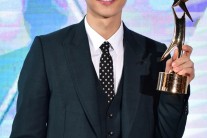 2016 아시아태평양 스타 어워즈, 송중기 대상 수상 영예