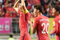 ‘연하 남편’ 기성용, 한혜진 향한 애교 만점 ‘손 하트’