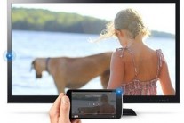 국민 2명 중 1명 TV-폰 동시에 본다…”방해안돼“ 72%