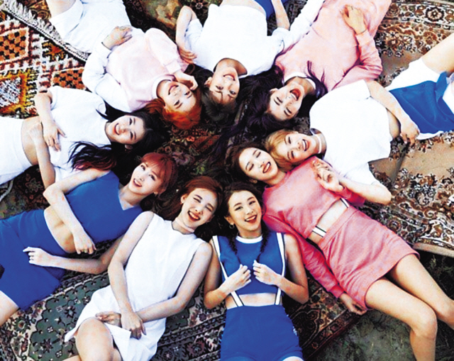 ‘국민 걸그룹’ 트와이스, 기록도 국가대표