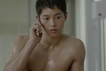 中, ‘송중기 물광주사’ 유행에 몸살…부작용 심각