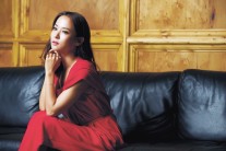 ‘완벽한 아내’조여정, 능수능란한 ‘줌마미코’(아줌마   미스터리   코믹)