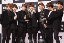 방탄소년단 랩몬스터 “빌보드 수상소감 영어 발음 연습 많이 했다”