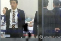 귀순 북한 병사 5∼6곳 총상…”생명엔 지장 없어”