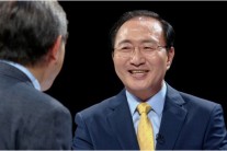 ‘썰전’ 노회찬 “자유한국당엔 친국민 없어, 친박·비박만”…강렬한 데뷔전