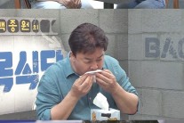 ‘골목식당’ 백종원, 사상 최초 3MC 시식 중단까지?