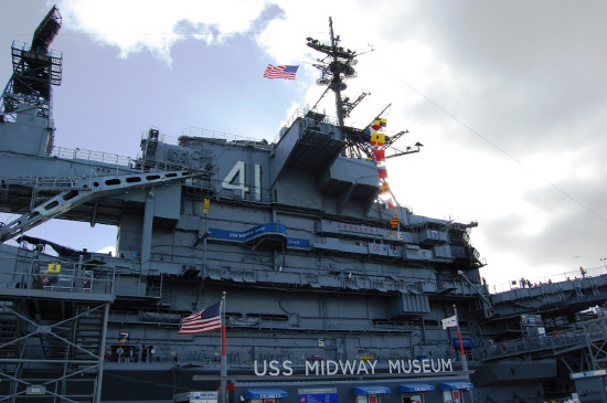 USSMidway1