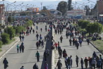 볼리비아 혼란‘악화일로’…도로 차단으로 생필품 공급 막혀