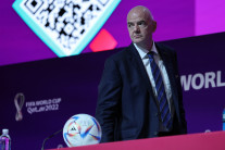 FIFA 회장 “3시간 동안 맥주 안 마셔도 생존 문제 없어”