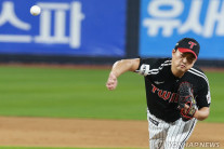 고우석 MLB 샌디에이고와 계약 초읽기…미국행 항공편 탑승