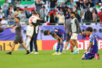 한일전은 없다…우승 후보 일본, 이란에 1-2 역전패 [아시안컵]