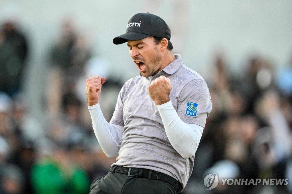 2차 연장전에서 버디 퍼트를 넣고 포효하는 테일러 [게티이미지/AFP=연합]