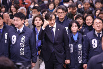 호남에서만 인기? 동남권 바람 분다…조국 “한동훈, 좀 켕기나 보다”[종합]