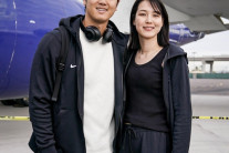 MLB 다저스 오타니, ‘한국행 비행기’ 앞에서 아내 최초 공개