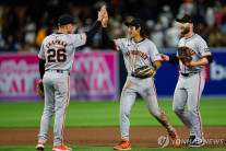 SF 동료 채프먼 “이정후, 한계 없는 선수…완벽한 톱타자”