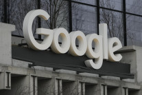 “아이폰 기본검색되려고…구글, 200억달러 지급”