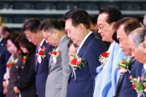역대 대통령 취임 2년 지지율…尹, 5%P 급등 못하면 최하위[數싸움]