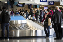 “내건 왜?” 공항 캐리어 ‘유독’ 늦게 나오는 이유, 알고보니