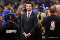 ‘슈터’ 레딕, NBA 레이커스 감독으로…르브론 제임스와 절친