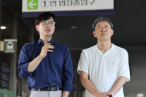 법원 “일본제철, 강제동원 피해자에 배상하라”…유족 승소 잇따라