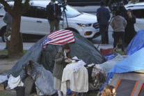 캘리포니아 주지사, 골칫거리 ‘노숙자 야영지’ 철거 행정명령