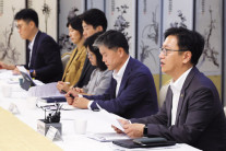 정부, 넉달째 “내수회복 조짐”…성장률 낮춘 KDI와 온도차