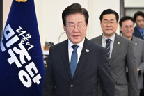 ‘의정갈등’ 속 ‘윤-한 갈등’ 파고드는 이재명[이런정치]
