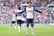 손흥민, 새 시즌 1·2호골 폭발…토트넘, 에버턴에 4-0 대승