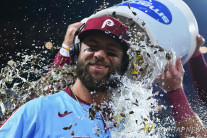 ’29세 무명 신인’ MLB 필라델피아 윌슨, 사이클링 히트 달성