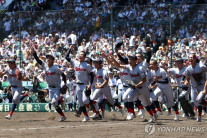 고시엔 야구…8월 일본 열도를 뜨겁게 달구는 투혼·청춘의 향수