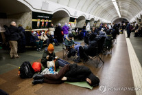 캐럴 대신 포성, 여객기 추락…얼룩진 지구촌 성탄절