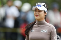 10언더파 몰아친 윤이나, LPGA 입성 9부 능선 넘었다