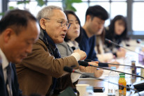 유인촌 “비상계엄 직후 콘텐츠 산업 영향…시장 예의주시”