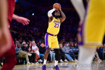 10대에 데뷔, 40대에도 현역…NBA ‘킹’ 르브론 제임스, 진기록