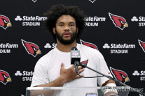 NFL 스타 쿼터백 머리, ‘외할머니의 나라’ 한국 처음으로 방문