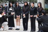 뉴진스, “버니즈가 자랑스러워할 사람 되겠다”