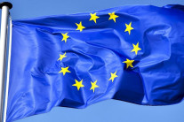 EU, 첫 보복관세 승인… 미국 일부 수입품에 25% 부과
