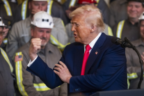 미 민주당 “관세유예로 주식 급등…트럼프측 부당거래 여부 조사하라”