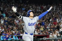 다저스 오타니 애리조나와 난타전 끝내는 결승 3점 홈런