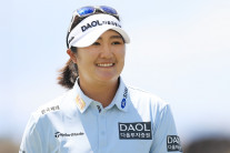 보기 없이 버디만 9개..유해란 LPGA 1타 차 선두
