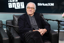 79세에 아빠 된 드니로, 아들 성전환 고백에 “무슨 큰 일이라고”