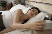 “알람도 안 울렸는데 저절로 눈 떠져”…‘이 병’ 신호일 수 있다