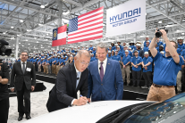 관세·환율 악조건에 후퇴하는 자동차株 파고 딛고 반등하려면? [투자360]