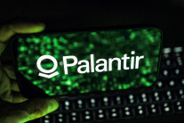 “국민 감시하는 AI개발하나?”…미국 행정부-데이타분석업체 협력에 ‘시끌’