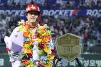 SSG 최정, KBO리그 첫 500홈런 금자탑 “몸관리 잘해서 600홈런도 도전”