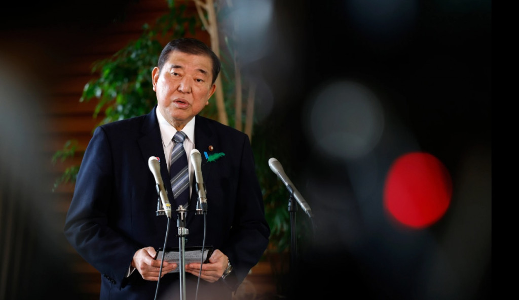 일본의 이시바 시게루 총리가 지난 4월 17일 총리실에서 기자회견을 갖고 미국과의 관세협상에 관해 설명하고 있다.[AP=연합 자료]