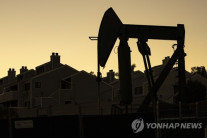 [미 이란 공격] 국제유가 3% 급등…S&P500 선물 0.6%↓