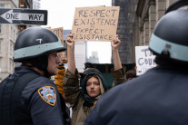 ‘트럼프 반대 시위’ 곳곳서 충돌…유타에선 총격에 1명 사망