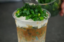 “커피에 파 듬뿍, 욕했는데” 요즘 20대는 이걸 마신다…10만명 ‘우르르’